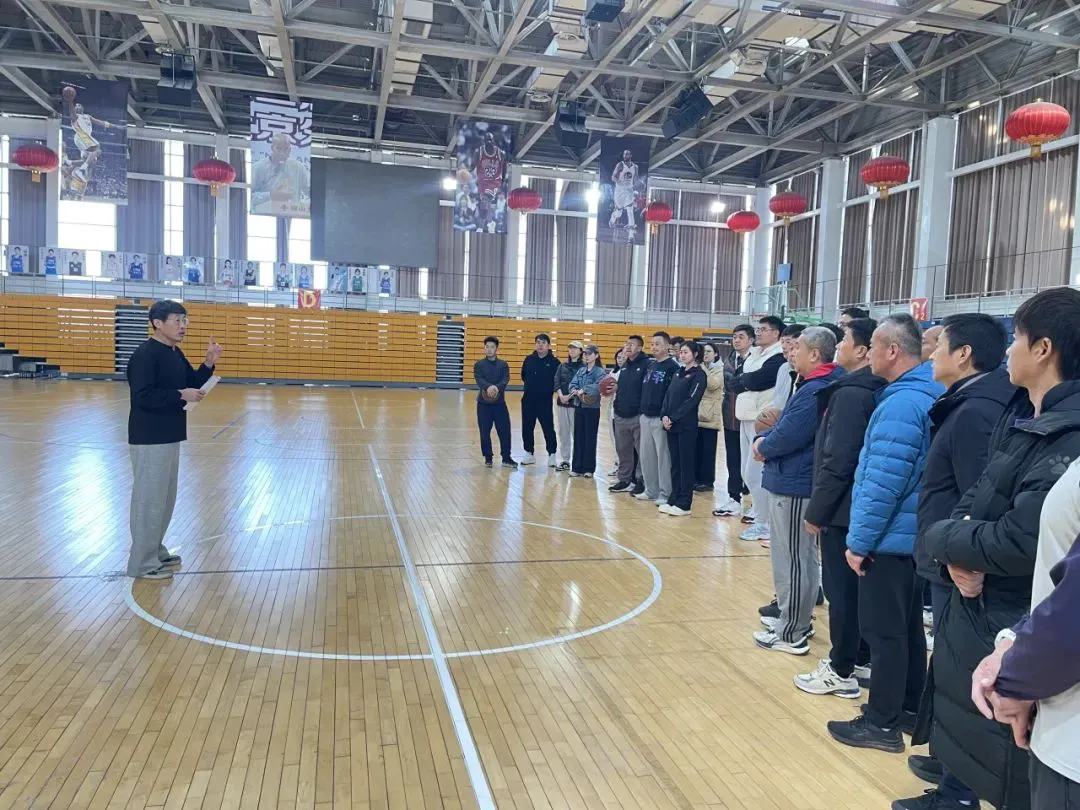 如何利用篮球青训营提升个人技术和团队协作?_2